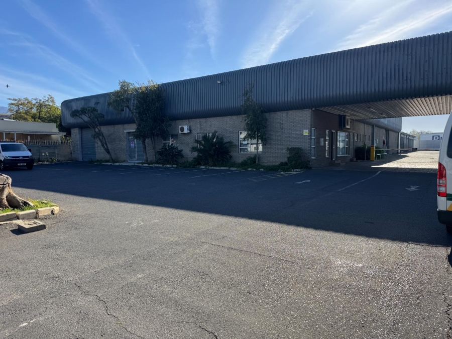 To Let Commercial Property for Rent in Worcester Western Cape